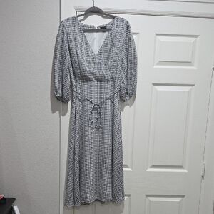 Ann Taylor Black and White Plaid Long Sleeve Dress